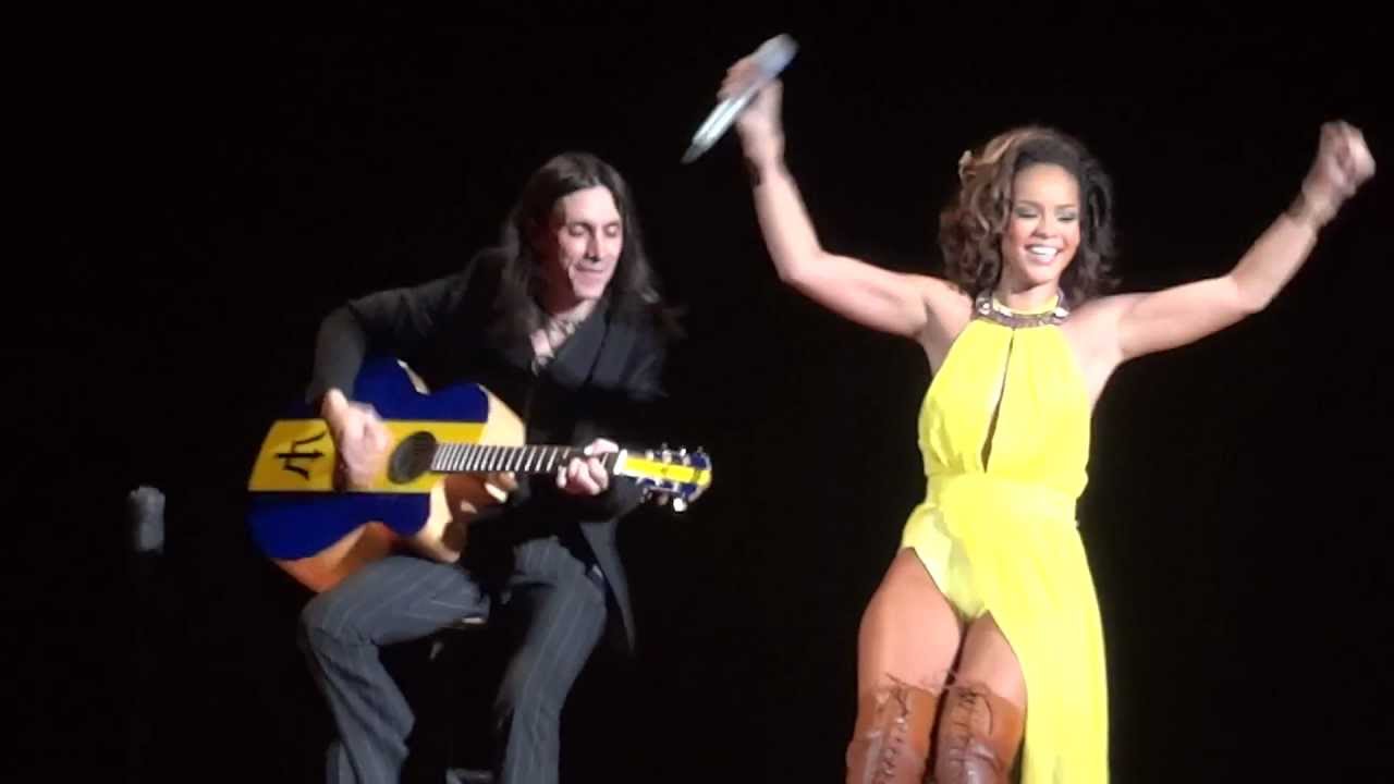 Nuno Bettencourt live in Paris (with Rihanna)_20/10/11_part 4