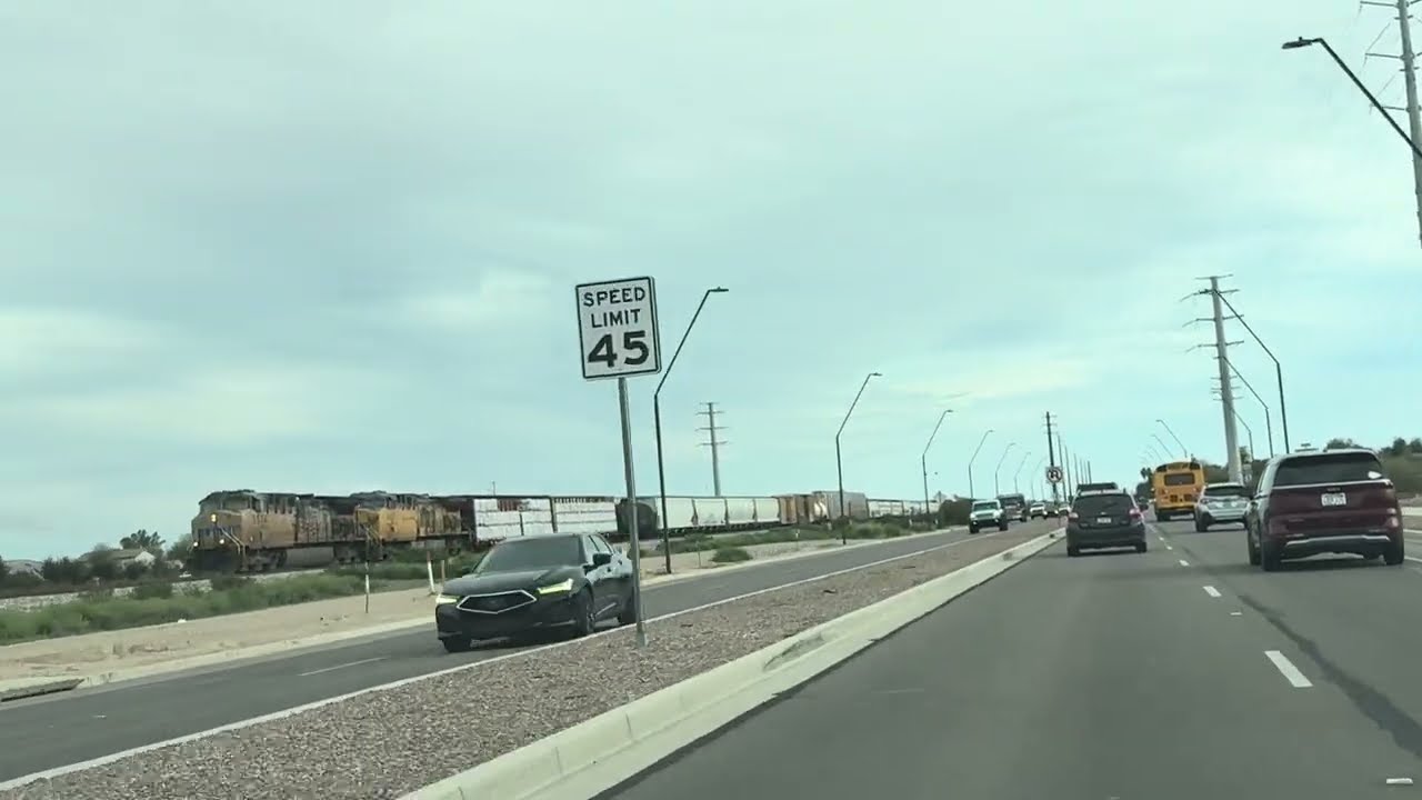 A UP westbound train sits on the mainline with UP 5574 leading at Queen Creek 2/5/26
