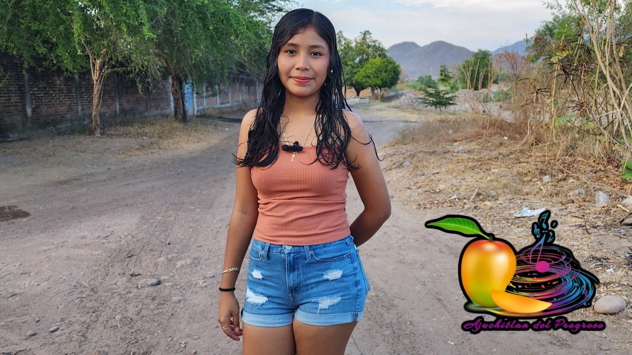 Una hermosa tarde con tu amiga Kitzury en vivo por Ajuchitlan del progreso
