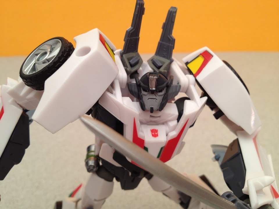 TRANSFORMERS PRIME WHEELJACK UNMASKED DR. WU HEAD REVIEW