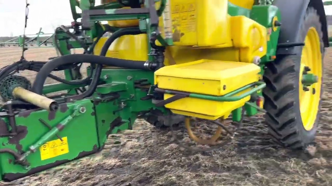 Køb John Deere 832i Trailer sprøjte på Klaravik.dk 426861
