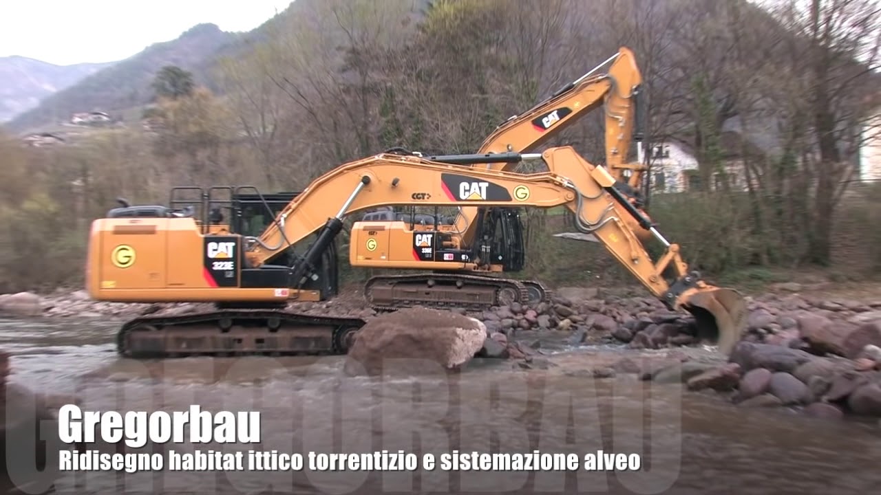 Due escavatori ibridi 336E H Caterpillar lavorano a VIpiteno