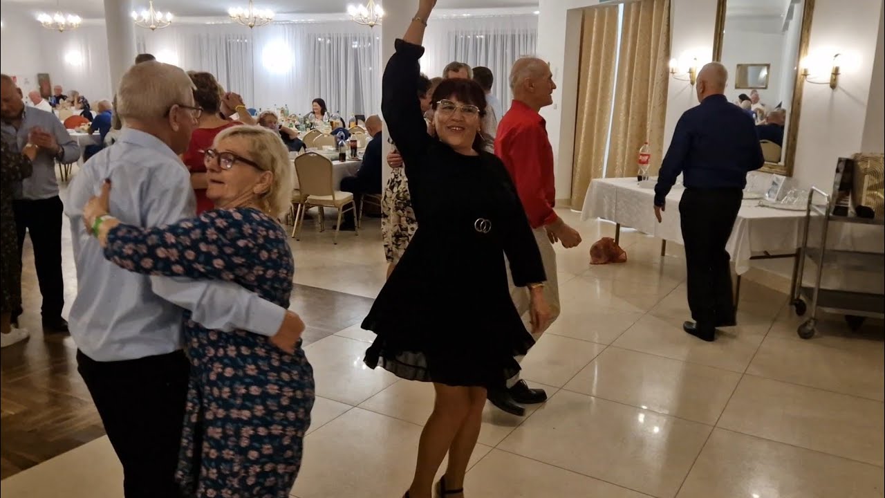 Ostatni utwór na zabawie - a tu proszę jeszcze tyle energii na sali!