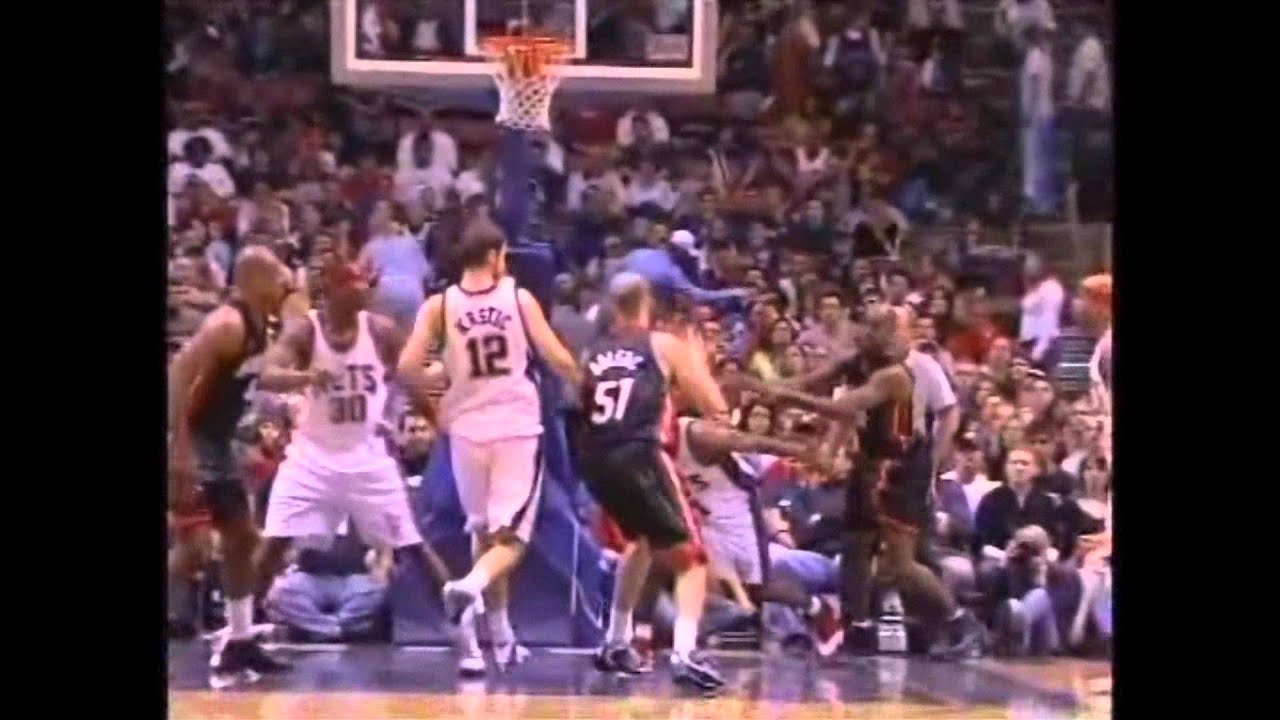 Nenad Krstic 11 points, 8 rebounds & 2 blocks vs. Miami Heat (April 2, 2006)