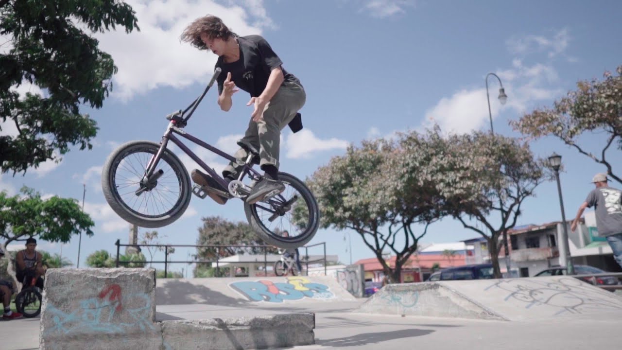 BMX - How to halfcab barspin!