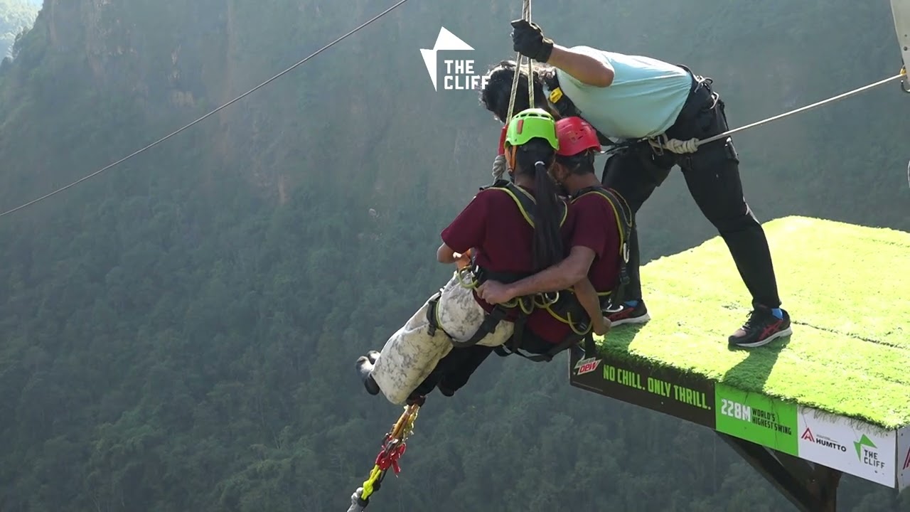 Bungee jumping 2025