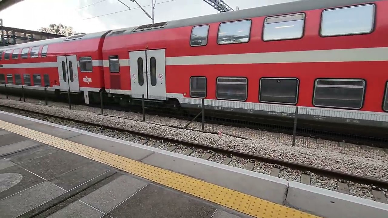 רכבות נכנסות ויוצאות וחולפת ברציפים בתחנת  בנימינה חלק ה