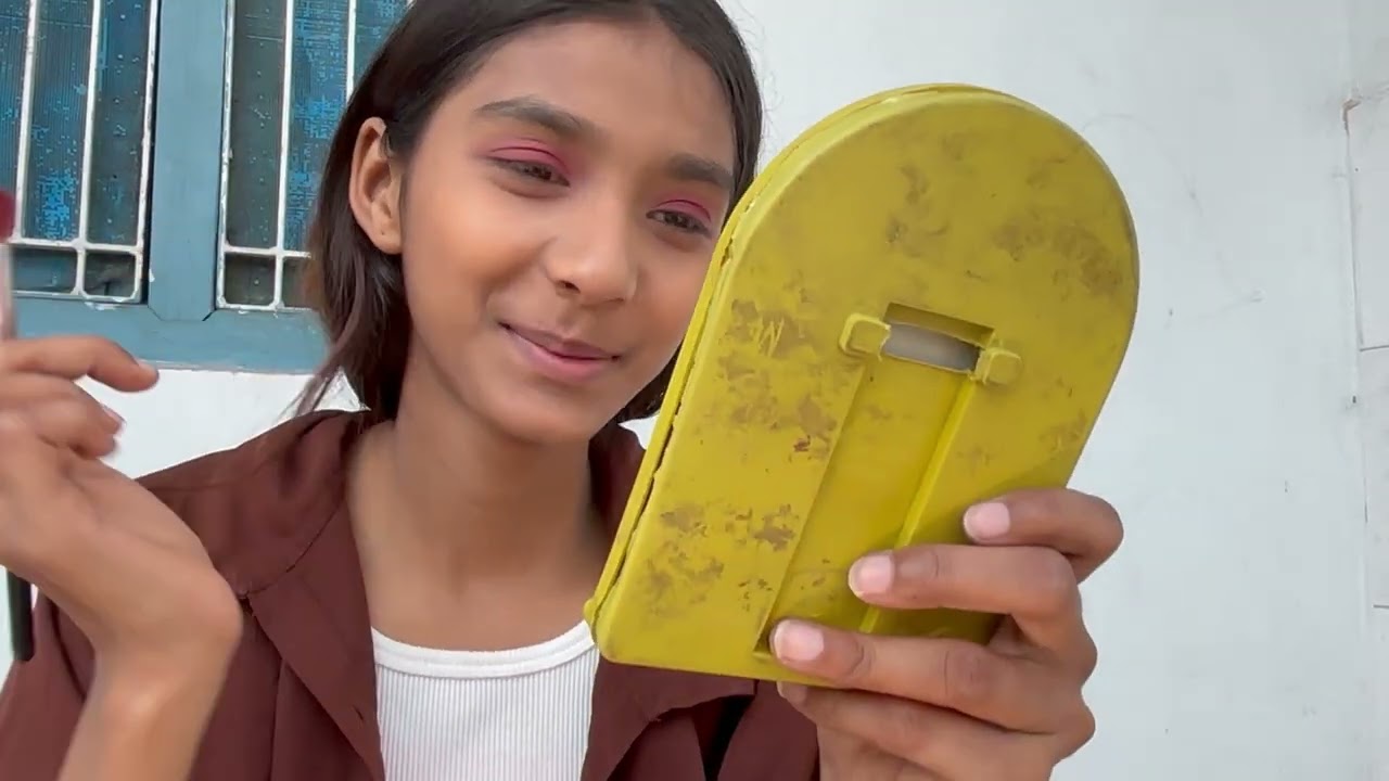 My First Video On Makeup | Meri Pehli Video Makeup Ke