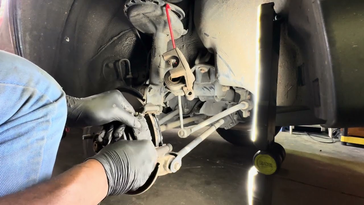 2006 Lexus Rx400h rear brake pads replacement