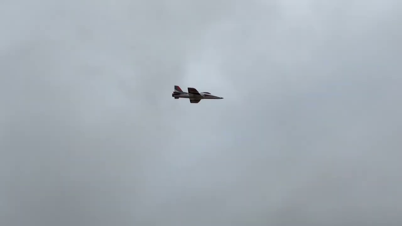 Hand Launch of an E-Flite Habu SS 50mm with 4s 2600 Li-ion Battery