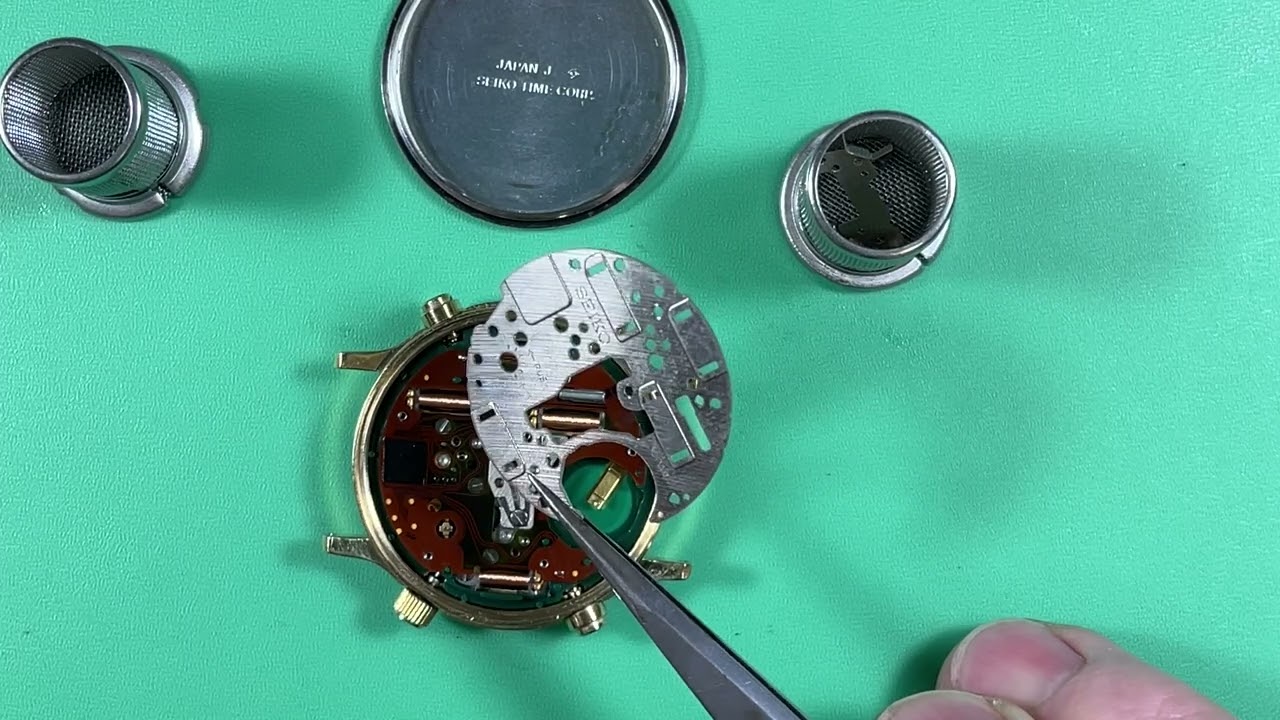 For AT: Seiko 7A28 chronograph restoration