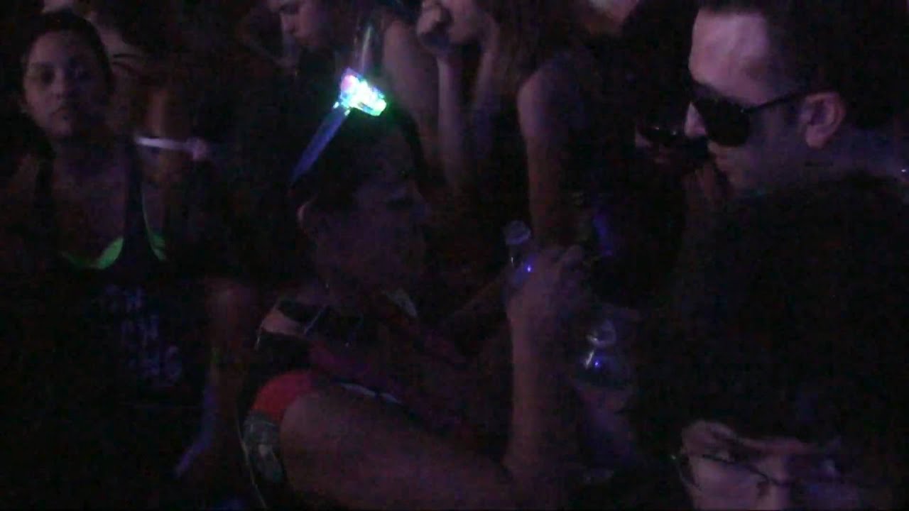 (HD) (Part 2 of 12) Carl Cox - Live @ Ultra Music Festival 12 (2010-03-26)