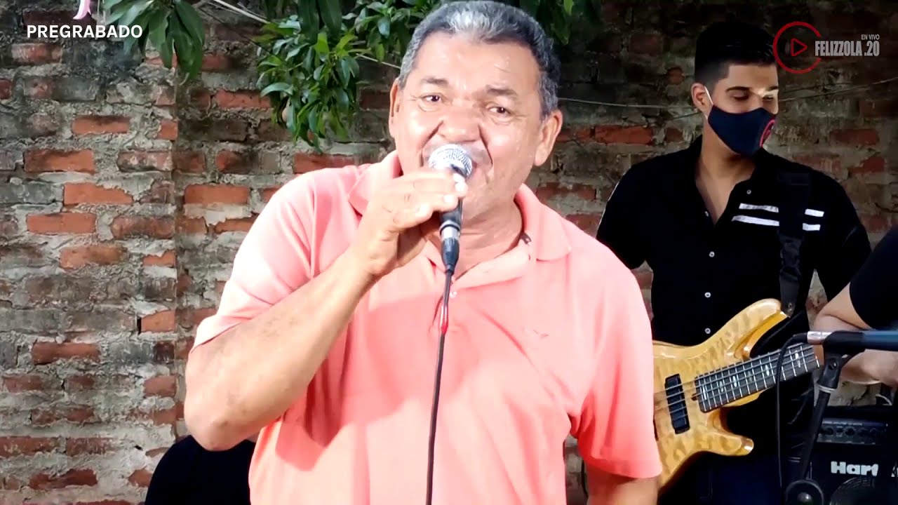 Con los pies en el suelo - José López 
