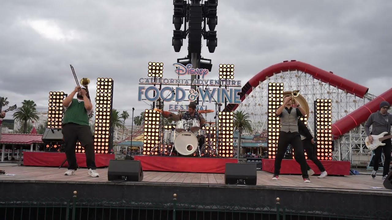 SUBURBAN LEGENDS at Disneyland California Adventure DCA 3/20/23