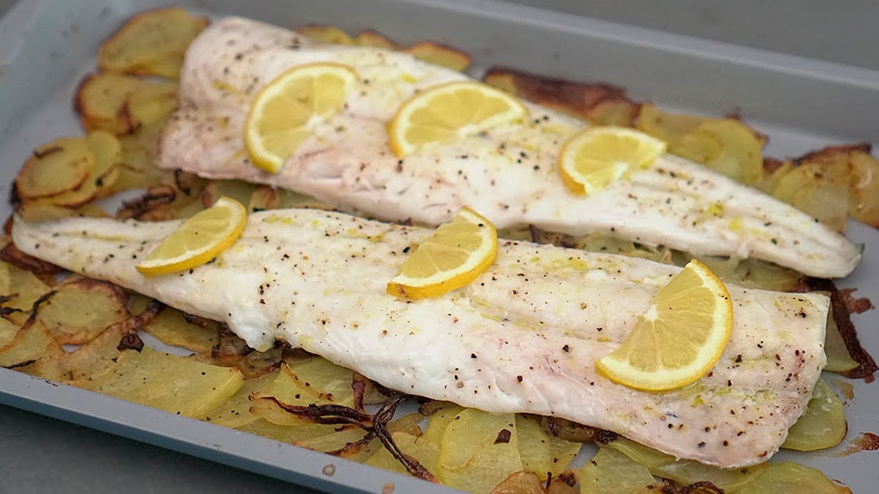 Merluza al horno con patatas: receta f&aacute;cil y r&aacute;pida