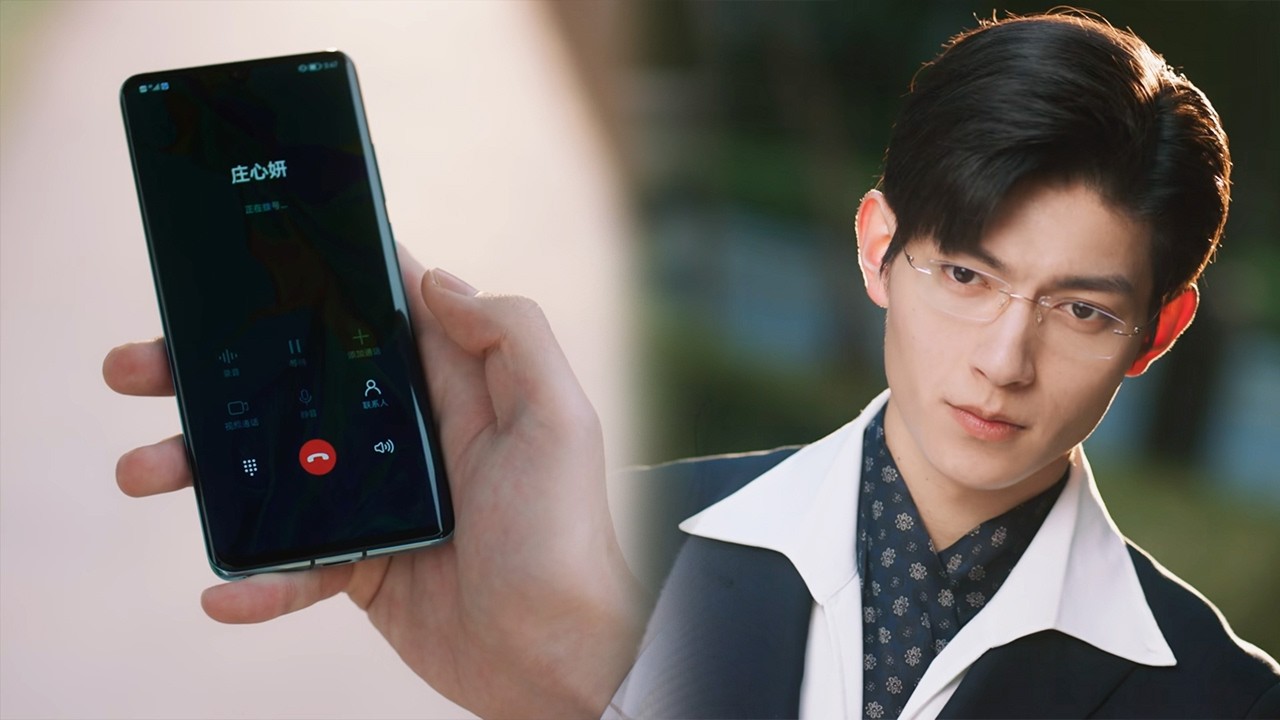 女子身份被逼曝光，關鍵一刻霸總一個動作解圍！