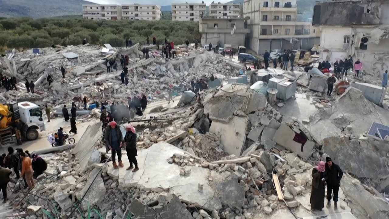 صور جوية تظهر الدمار الهائل الذي خلّفه الزلزال في منطقة إدلب السورية