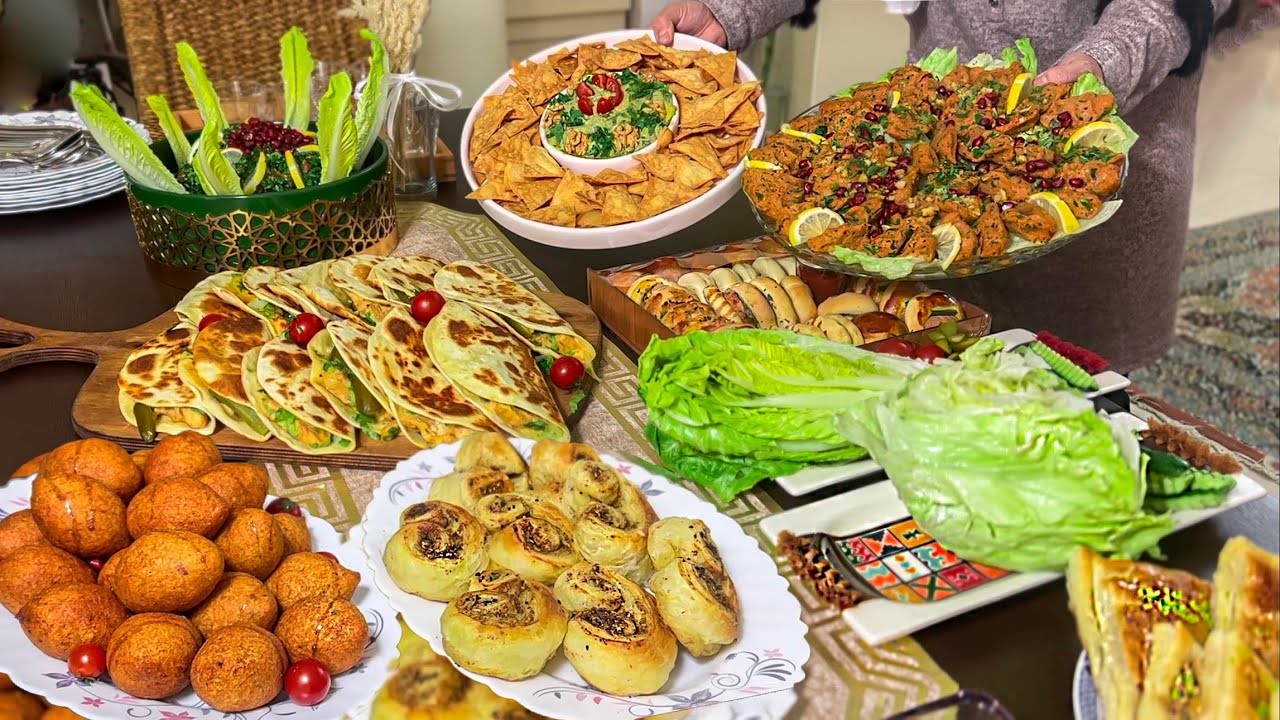 تحضيرات سفرة لإستقبال ضيوف عملت أشياء فخمة معجوئة حلاوة الجبن- متبل🥑- كبة مقلية -نية -تبولة -وربات