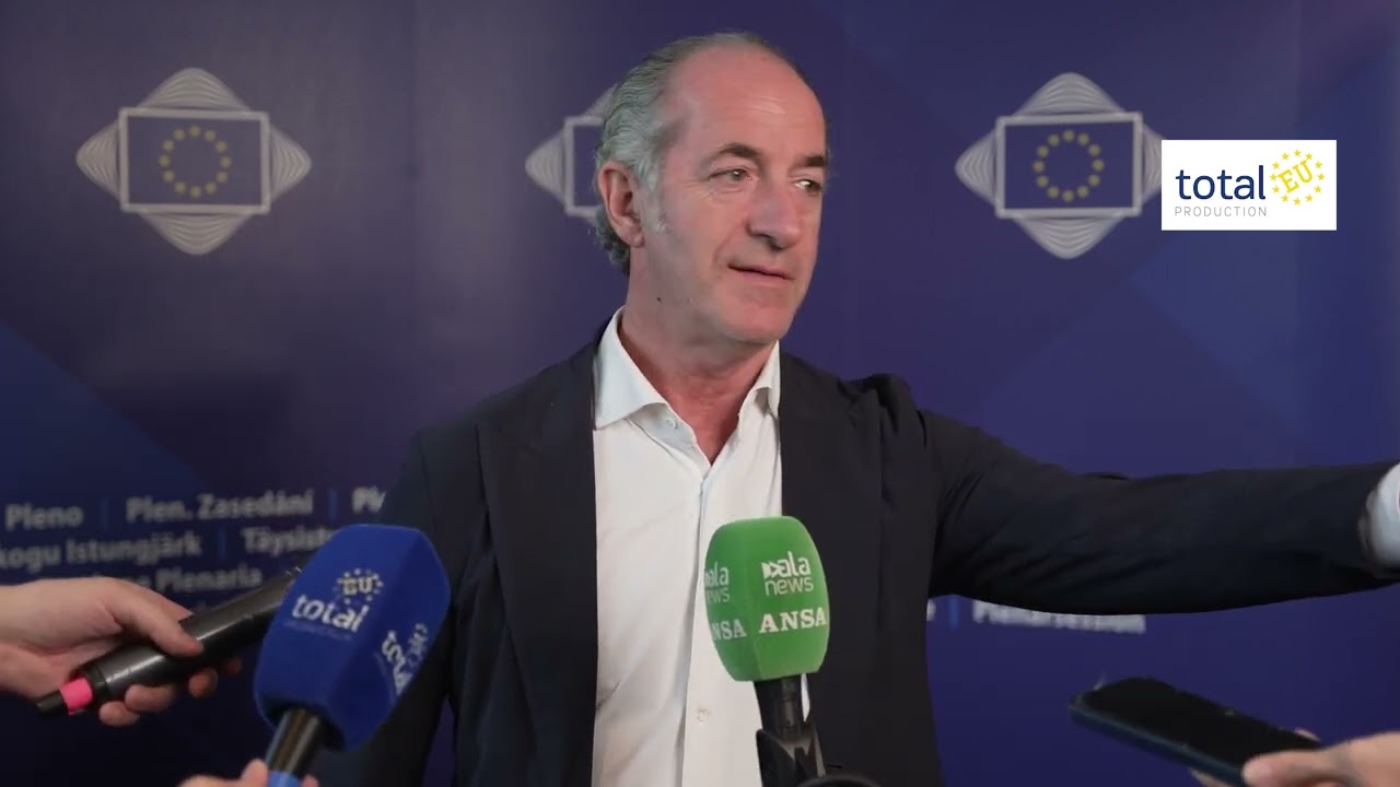 Zaia perde la pazienza con un cameraman durante un' intervista a Bruxelles