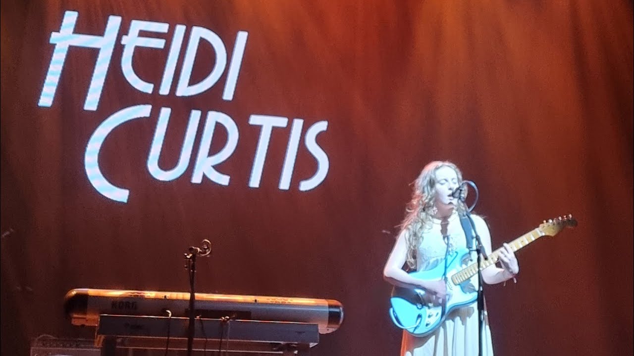 Heidi Curtis @Halle 622 (Zürich) covers Wicked Game by Chris Isaak, Support Sam Fender 03.05.2022