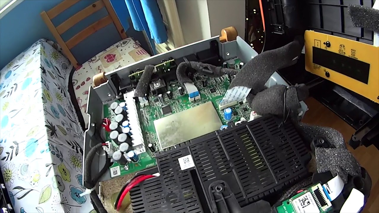 JBL Partybox 100 what's inside