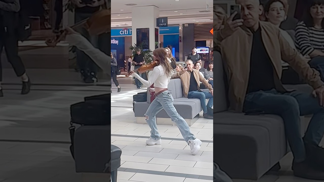 I met ​⁠​⁠​⁠@lindseystirling at the Supermarket 😱😱 (PART 2)
