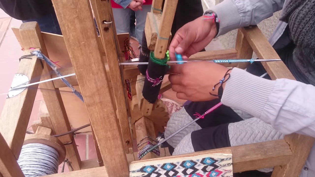 Telar ambulante, para personalizar coloridas pulseras