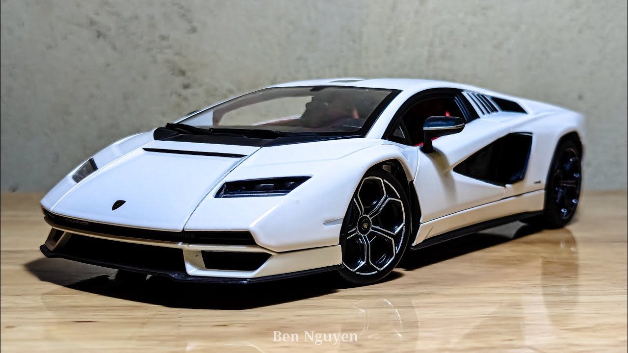 Maisto | Lamborghini Countach LPI 800-4 |  Scale 1/18 - White