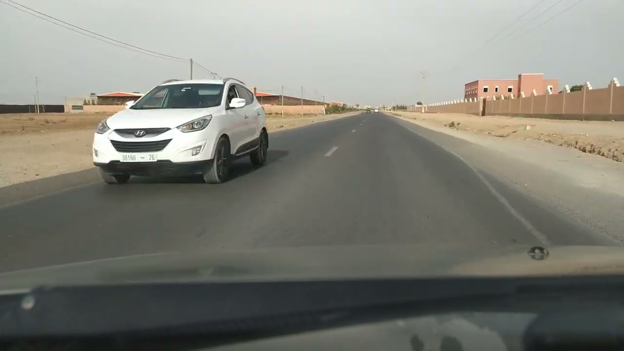 الطريق من مدارة تيفنيت إلى أيت عميرة
