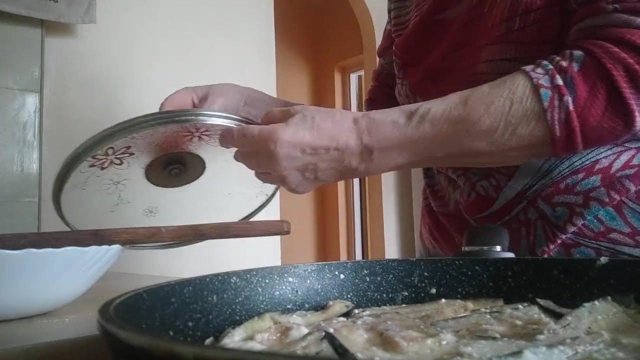 Запекаю баклажан в тесте на сковороде