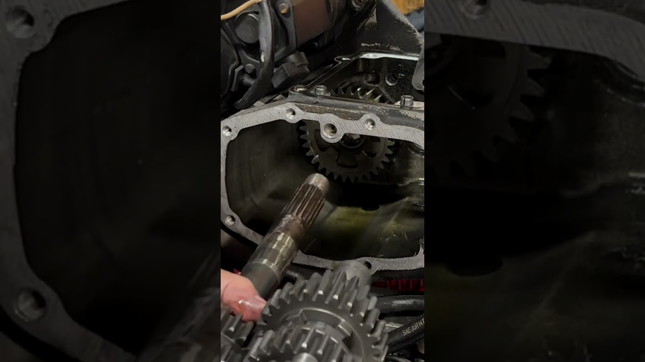 Dropping the 6 speed gear set in a 5 Speed case get ya some of that check for full video