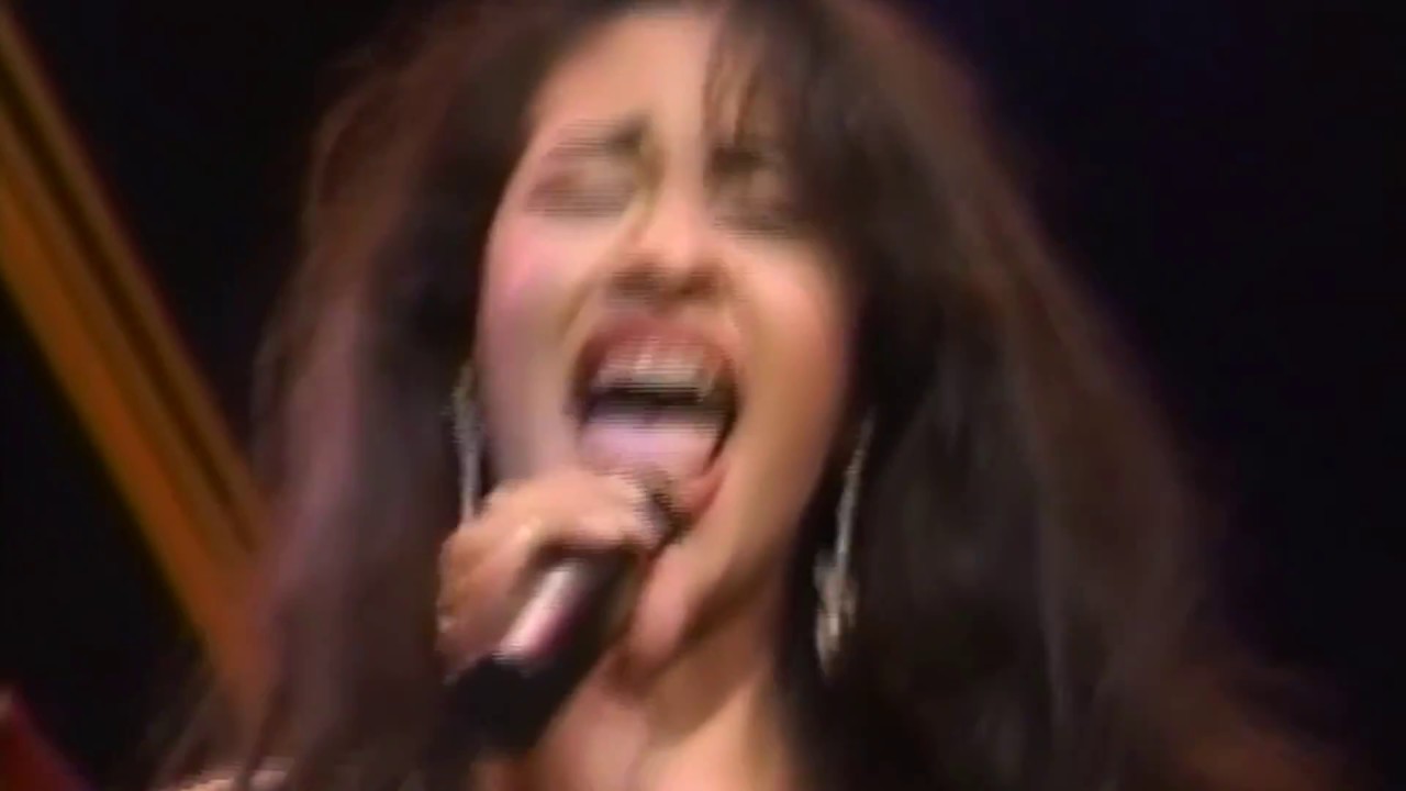 Selena Singing While Being Sick