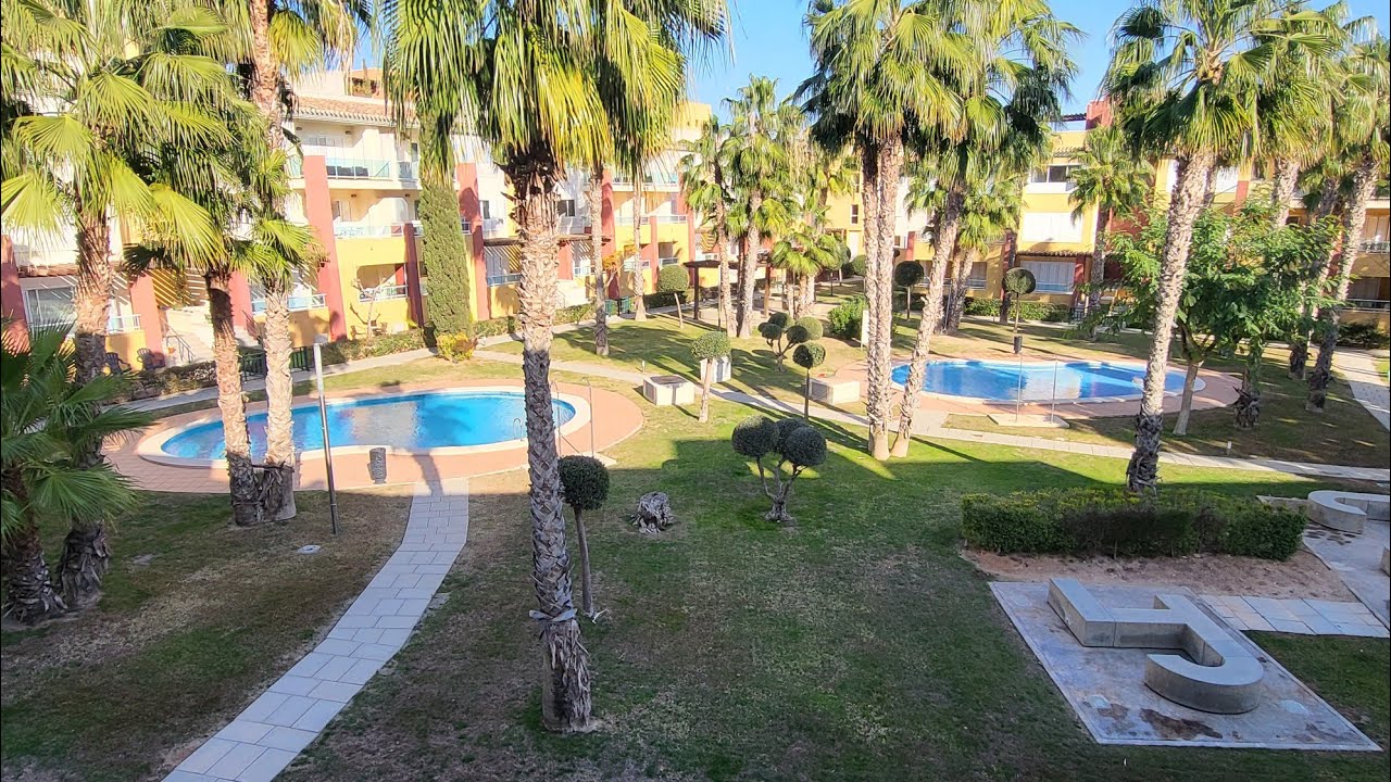 Hacienda Del Alamo, First Floor 2 Bed 2 Bath Apartment Looking onto Pools,  104,000€  (HDA318GRE)