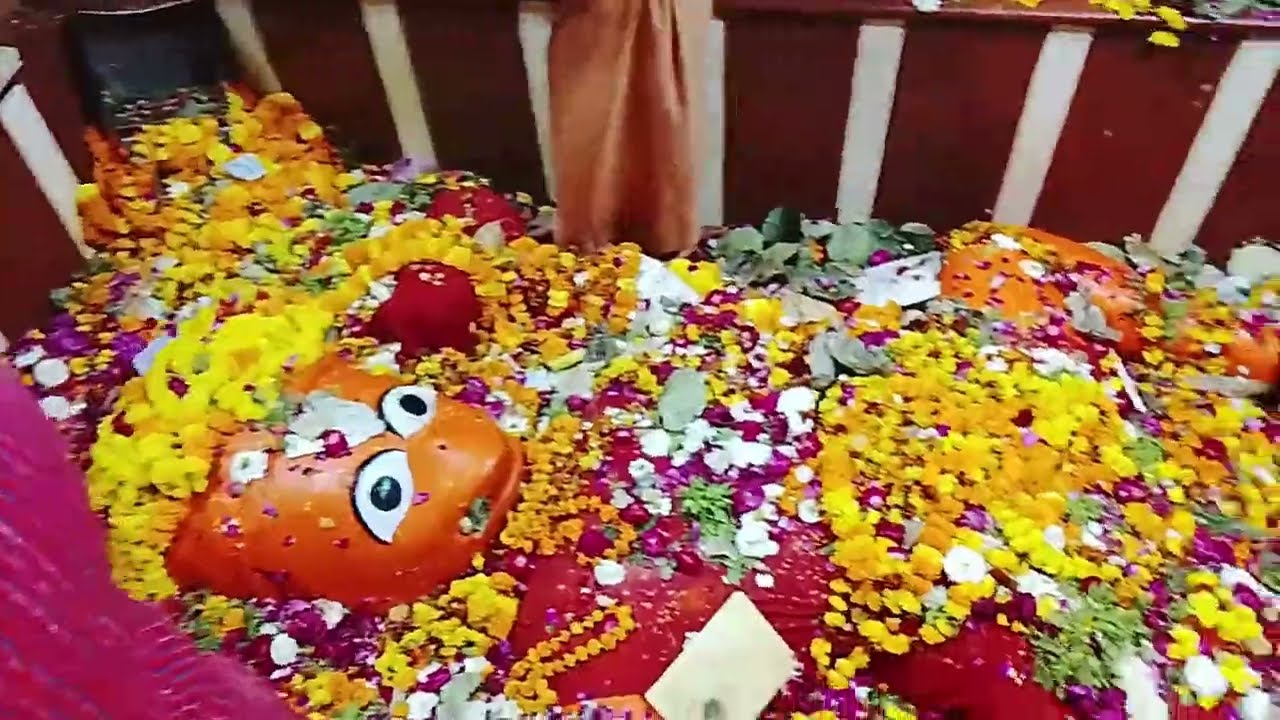 Lete hue Hanuman prayagraj in Sangam//लेटते हुए हनुमान जी प्रयागराज संगम