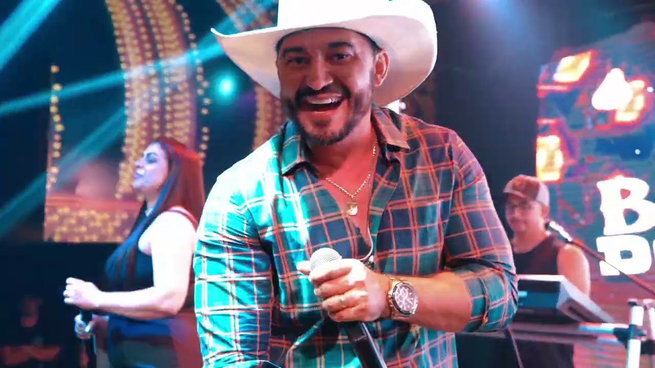 Dan Rocha Ao Vivo No Barra Music em Linhares_ES (E ELA VEM NE MIM)