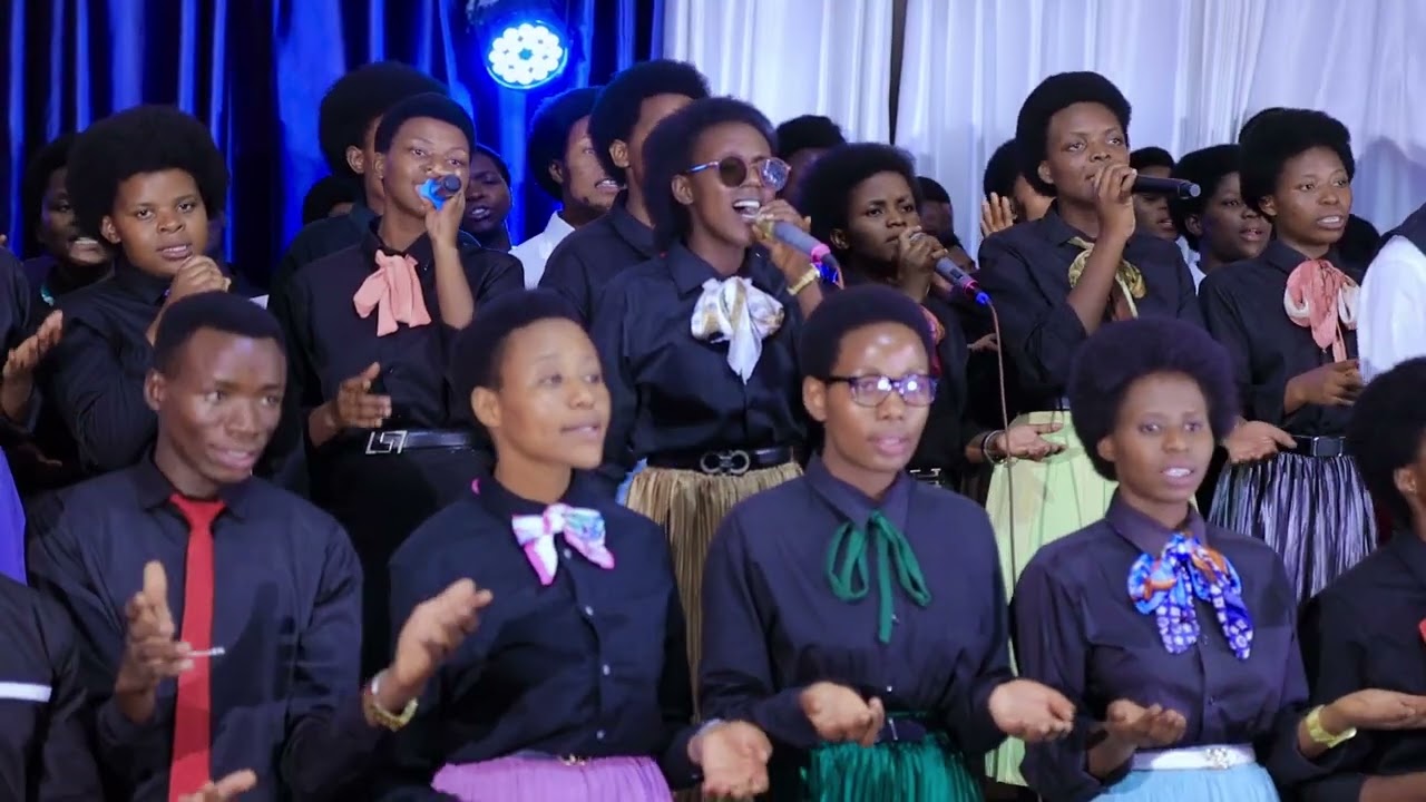 DORE UMUCYO  by Louange choir UR-CE (Dore umucyo live concert)