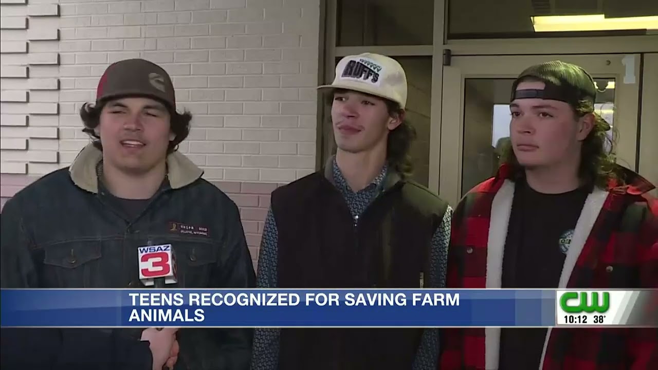 Teens honored for saving animals from fire