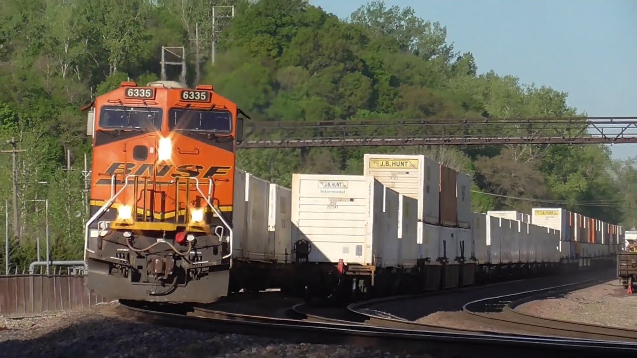 Early Morning Trains in Kansas City on the BNSF Marceline Subdivision!