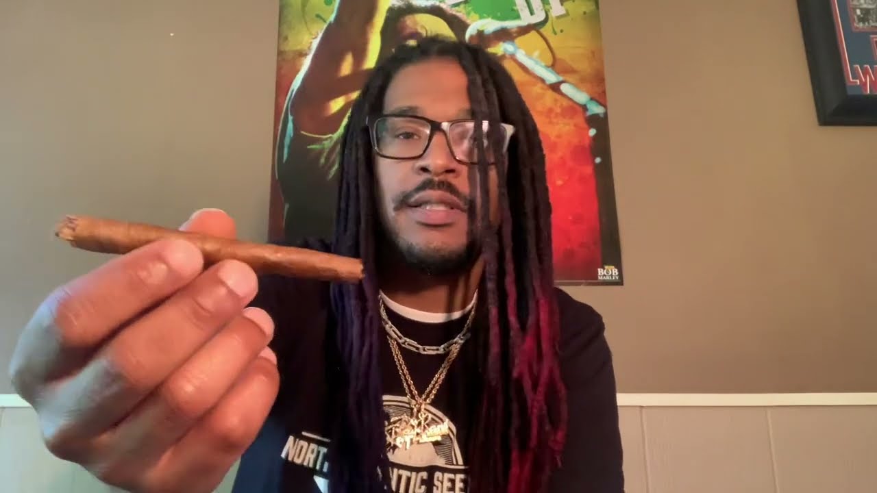How To Roll a Backwoods with SmokeKing (NuHippyTV)