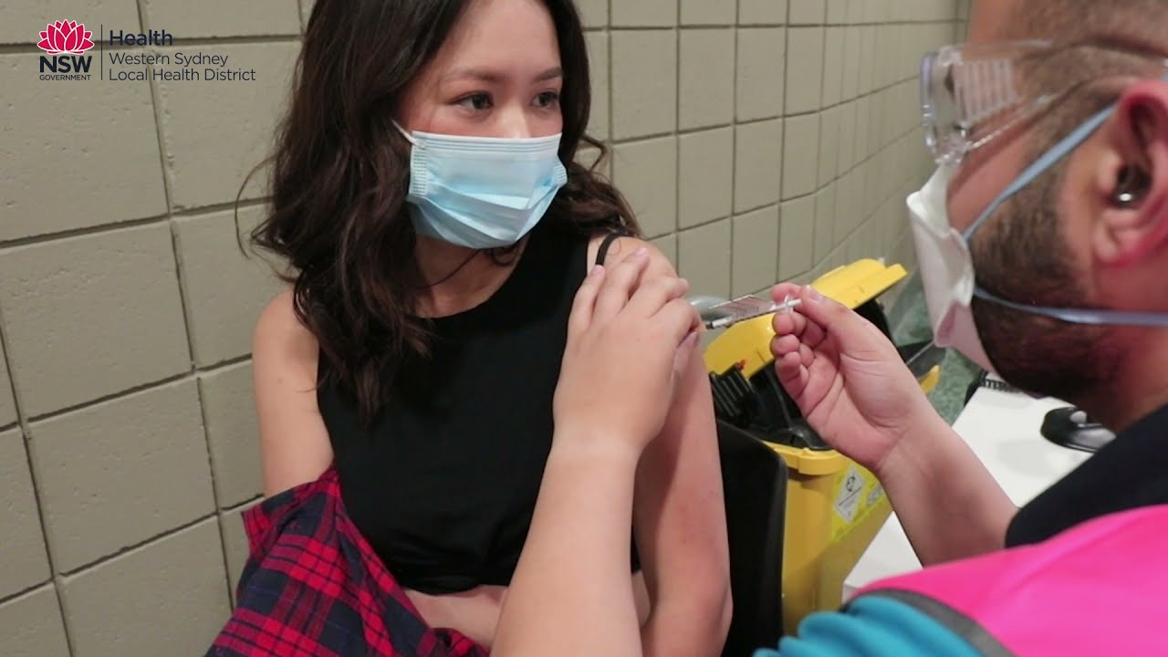Getting your COVID-19 vaccination at Qudos Bank Arena (with Natalie Tran)