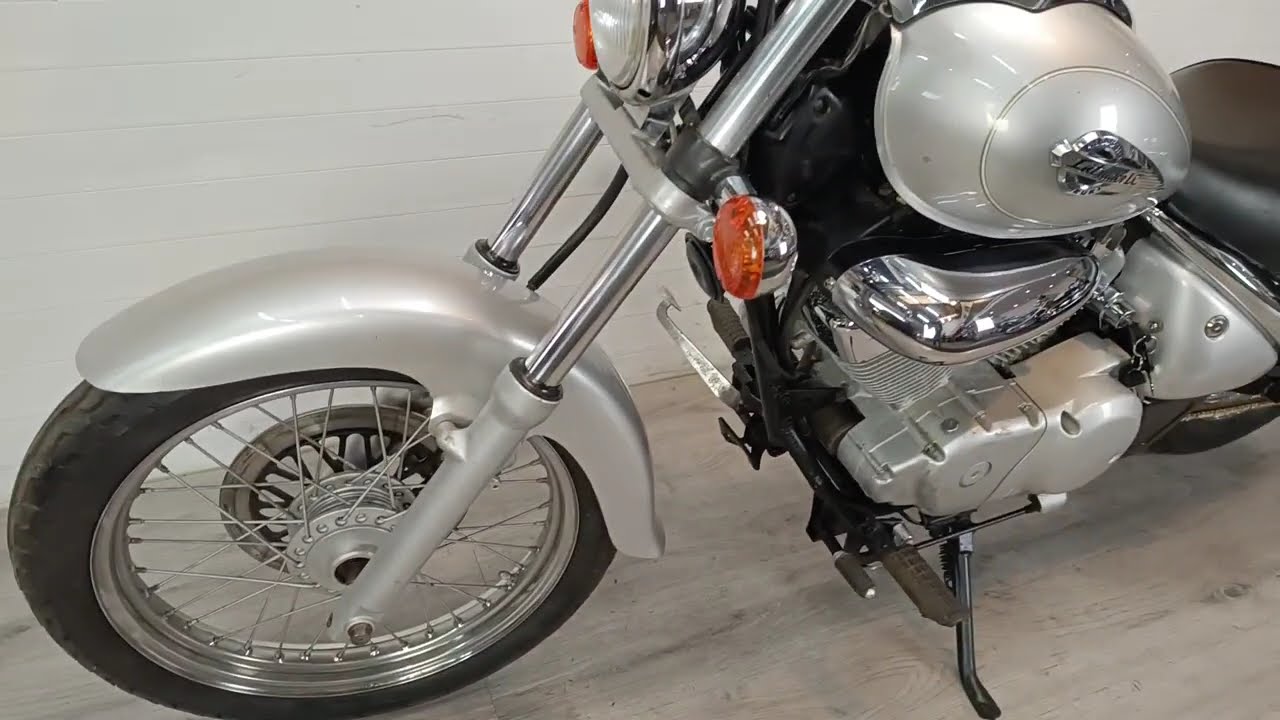 Suzuki VL125 Intruder