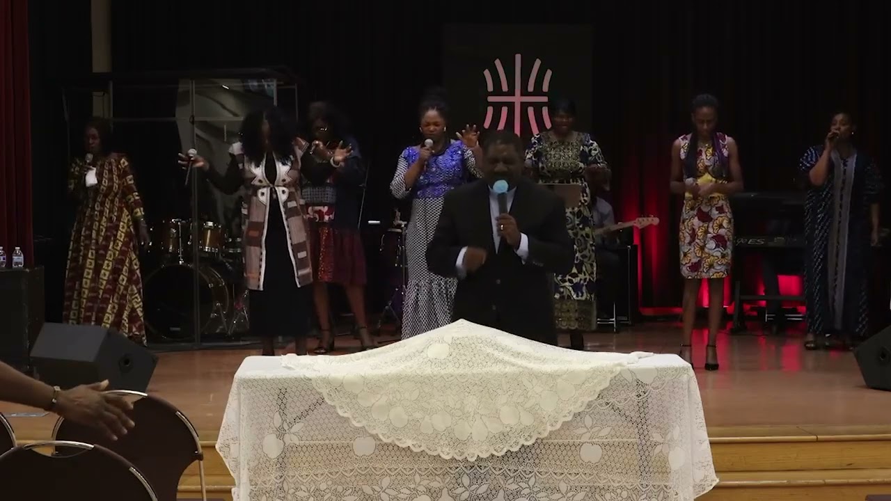 Louons le Seigneur avec les Etencelles de HIMU-TP 