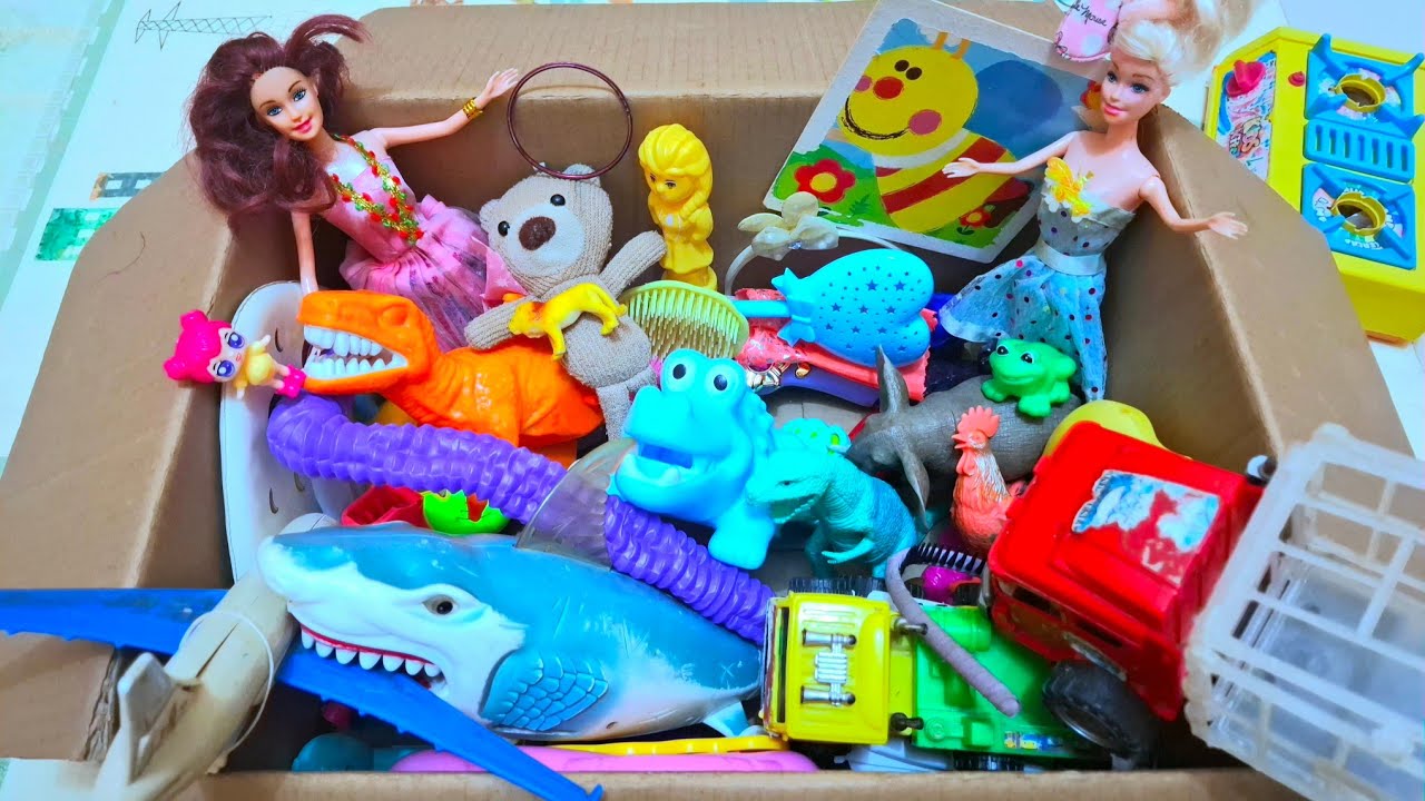 cleane up our toys asmr into cardboard box || review and unboxing penguin dispenser steals
