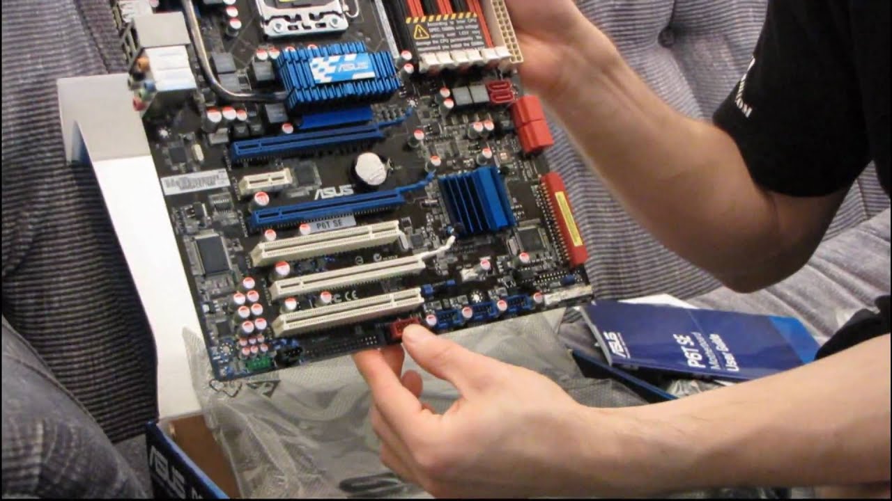 ASUS P6T SE X58 Core i7 LGA1366 DDR3 Motherboard Unboxing & First Look Linus Tech Tips