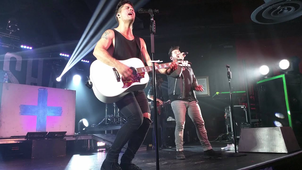 Dan + Shay - 19 You + Me (Live)