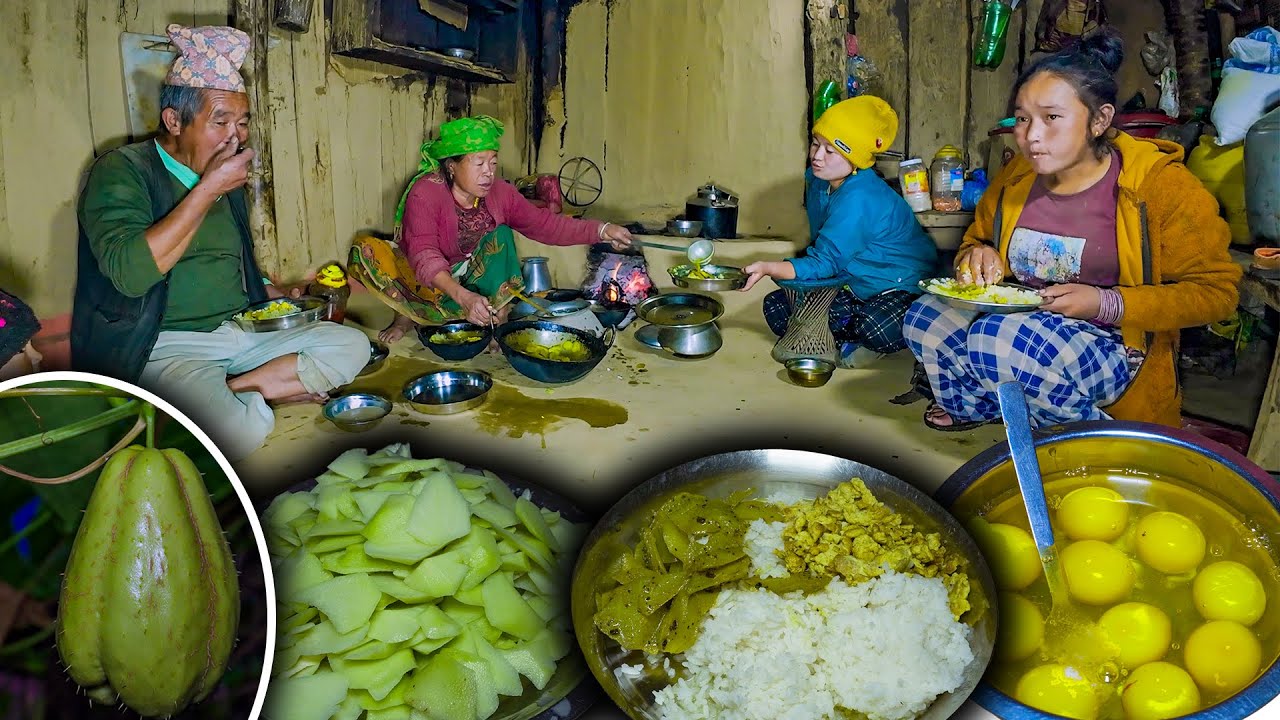 Рецепт жареной зелёной тыквы с яйцом и рисом: приготовление и поедание в деревне || Видеоблог о н...