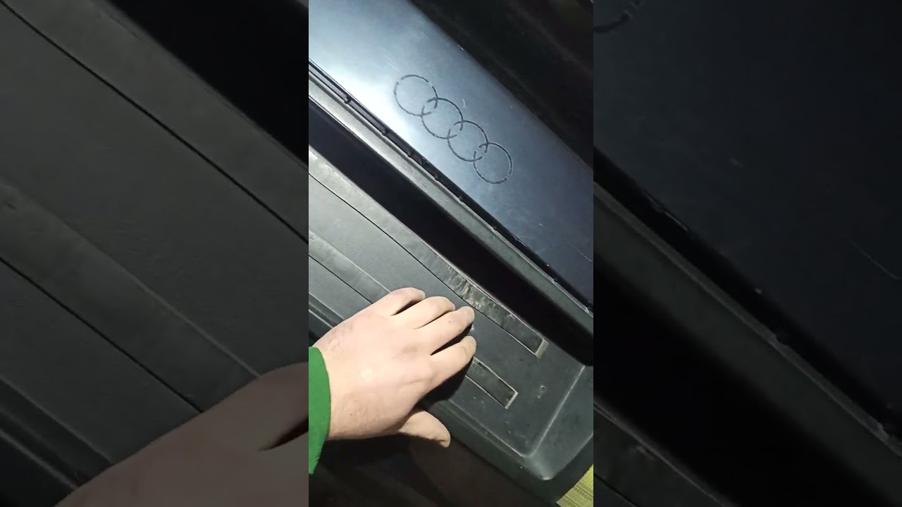 рамка под номерной знак с багажника с audi 80 b4 ставшим на 80 b3