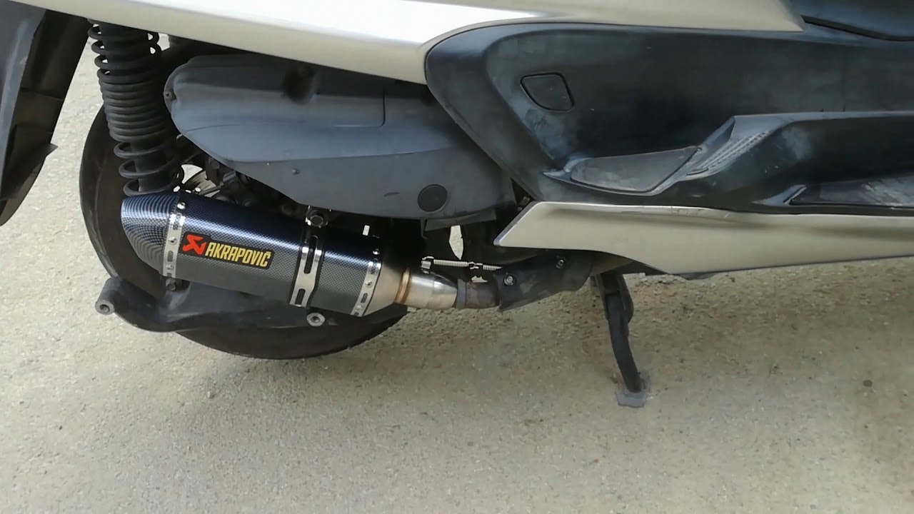 Yamaha Majesty 400 AKRAPOVIC