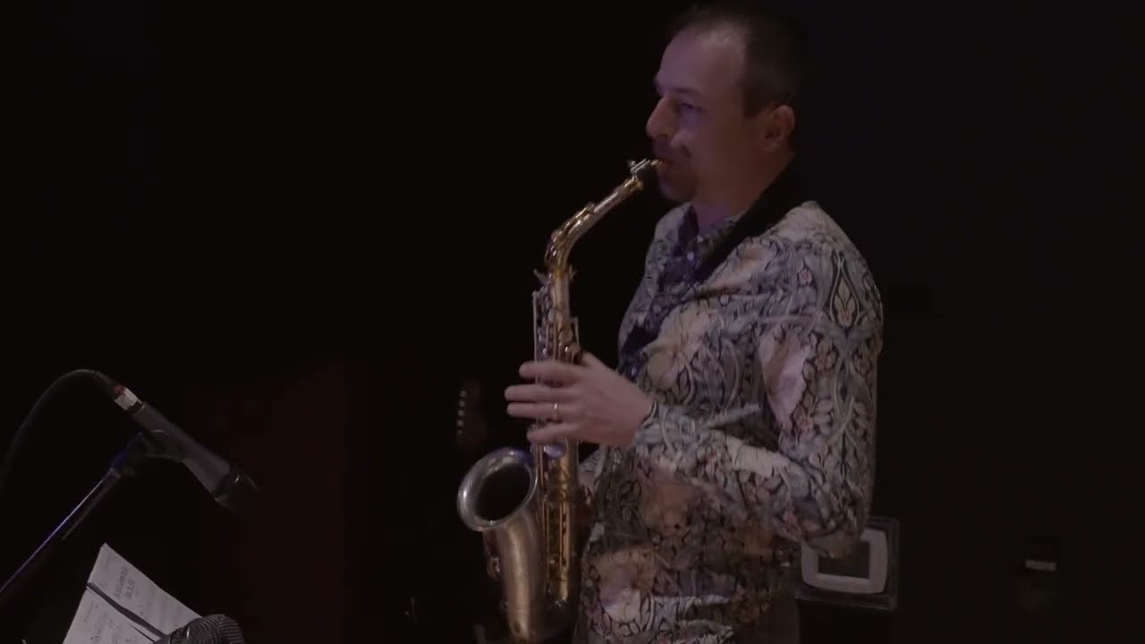 Gerry Rafferty’s “Baker Street” live cover by The Dads Band