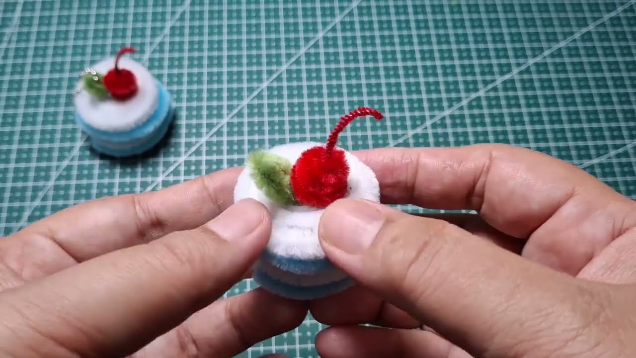 DIY CARA MEMBUAT KEYCHAIN CAKE DARI KAWAT BULU 